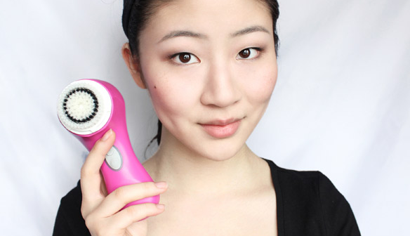 ban-dang-su-dung-may-rua-mat-clarisonic-10-cach-hoan-toan-sai