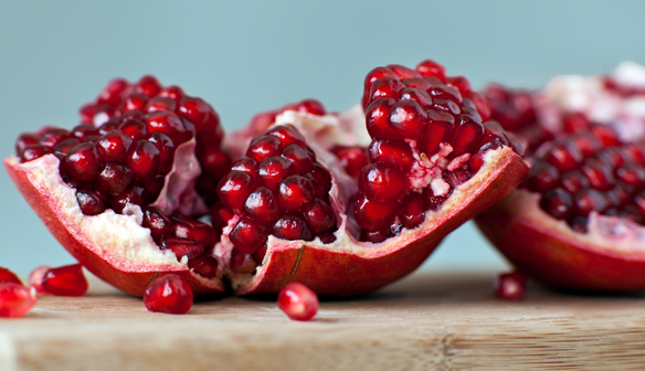 chong-nang-voi-chiet-xuat-pomegranate-qua-luu